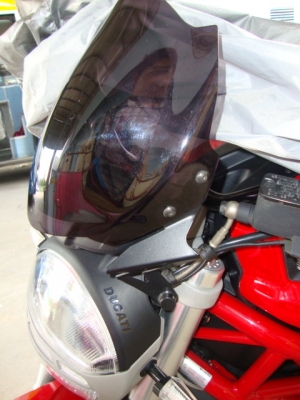 ชิวส์หน้า Puig ตรงรุ่น Ducati Monster 795   ราคา 2500.-  (ส่งทั่วไทยคับ)