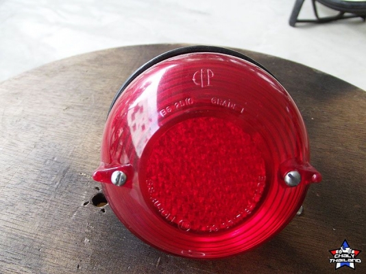 ขายไฟหรี่ ไฟเลี้ยว ไฟท้ายใส่รถอังกฤษหลายรุ่น แลนด์โรเวอร์ ฟอร์ด jeep หรือดัดแปลงใส่รุ่นอื่นๆสวยมีรูป