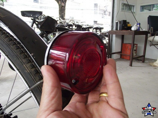 ขายไฟหรี่ ไฟเลี้ยว ไฟท้ายใส่รถอังกฤษหลายรุ่น แลนด์โรเวอร์ ฟอร์ด jeep หรือดัดแปลงใส่รุ่นอื่นๆสวยมีรูป