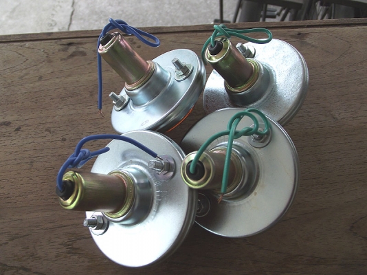 ขายไฟหรี่ ไฟเลี้ยว ไฟท้ายใส่รถอังกฤษหลายรุ่น แลนด์โรเวอร์ ฟอร์ด jeep หรือดัดแปลงใส่รุ่นอื่นๆสวยมีรูป