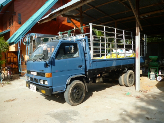 ขายรถบรรทุก 6 ล้อ 115 HP ISUZU สภาพดีพร้อมใช้ เจ้าของขายเอง ต่อรองได้คับ