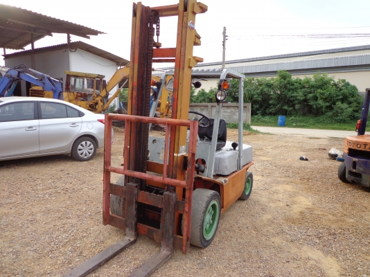 ขายรถยก NISSAN FD35 เครื่องดีเซล ติดต่อคุณจิ๊ด โทร. 089-7949488