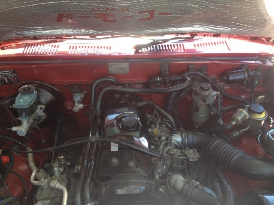 HILUX LN 111  สีแดงเกียร์ธรรมดา