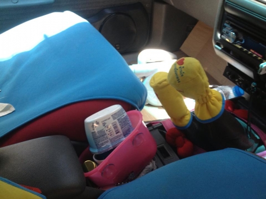 HILUX LN 111  สีแดงเกียร์ธรรมดา