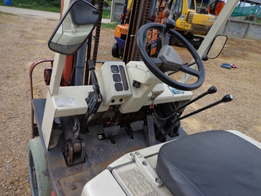 ขายรถยก NISSAN FG25 เครืื่องเบนซิน ติดต่อคุณจิ๊ด โทร. 089-7949488