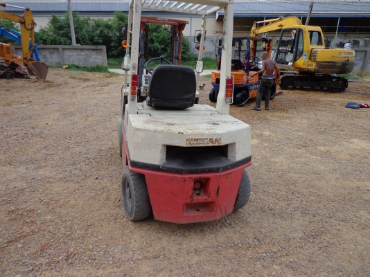 ขายรถยก NISSAN FG25 เครืื่องเบนซิน ติดต่อคุณจิ๊ด โทร. 089-7949488