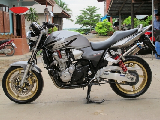 Honda cb1300 ปี 06 ทะเบียนแท้ Honda cb1300 ปี 06 ทะเบียนแท้