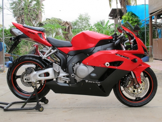 Honda cbr 1000 rr ปี 05