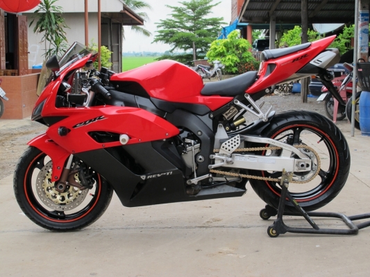 Honda cbr 1000 rr ปี 05