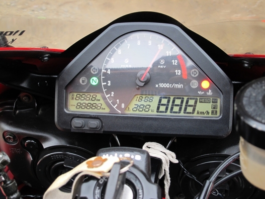 Honda cbr 1000 rr ปี 05