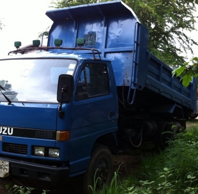 ISUZU NPR 115 HP 4BD1 ปี 37 หกล้อดั๊มพ์ กระบะดั๊มพ์เหล็ก 4 ตันความยาว 3.60 เมตรสภาพอย่างสวย เครื่องแน่นแรงดีเดิมๆ ภายในห้องเก๋งคอนโซลสวยครบ ช่วงล่างใหญ่คัชซีสวยไม่มีแตกไม่มีดาม เฟืองท้ายใหญ่ติด F ครบแล้ว ยาง 8.25 ขอบ 16 สภาพดี 70\% พร้อมใช้งาน เอกสารทะเบีย ISUZU NPR 115 HP 4BD1 ปี 37 หกล้อดั๊มพ์ กระบะดั๊มพ์เหล็ก 4 ตันความยาว 3.60 เมตรสภาพอย่างสวย เครื่องแน่นแรงดีเดิมๆ ภายในห้องเก๋งคอนโซลสวยครบ ช่วงล่างใหญ่คัชซีสวยไม่มีแตกไม่มีดาม เฟืองท้ายใหญ่ติด F ครบแล้ว ยาง 8.25 ขอบ 16 สภาพดี 70\% พร้อมใช้งาน เอกสารทะเบีย