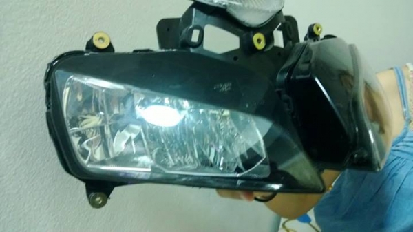 โคมไฟหน้า CBR 600 ของมือหนึ่งนะครับ ล้างสต๊อค 3500 บาทเท่านั้น โคมไฟหน้า CBR 600 ของมือหนึ่งนะครับ ล้างสต๊อค 3500 บาทเท่านั้น