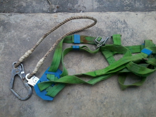 เซฟตี้ สำหรับนักปีนเสาทั้งหลาย มือสองของนอกครับ 550 บาททุกเส้น เข้ามาใหม่ 3 ชุด