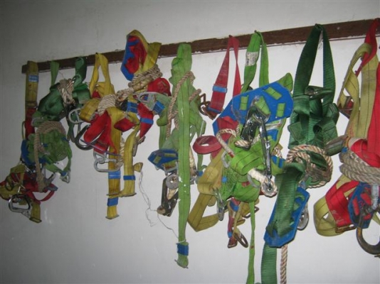 เซฟตี้ สำหรับนักปีนเสาทั้งหลาย มือสองของนอกครับ 550 บาททุกเส้น เข้ามาใหม่ 3 ชุด