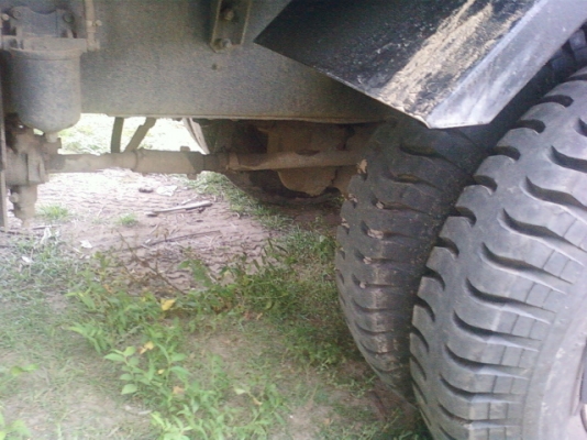 HINO  สภาพสวยเจ้าของดูแลรถเป็นอย่างดี ยางดีใหม่ แอร์เย็น ดั้มสามมิตร เครื่องยนต์220 หัวเก๋งไพฟ้า