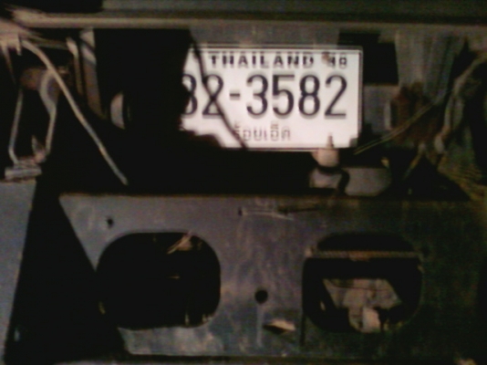 HINO  สภาพสวยเจ้าของดูแลรถเป็นอย่างดี ยางดีใหม่ แอร์เย็น ดั้มสามมิตร เครื่องยนต์220 หัวเก๋งไพฟ้า