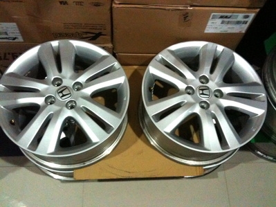 แม็กซ์ Honda New Jazz ขนาด 16 นิ้ว สเปค4 รู100 ไม่มีดุ้งไม่มีรอย สวยทั้งชุดครับ