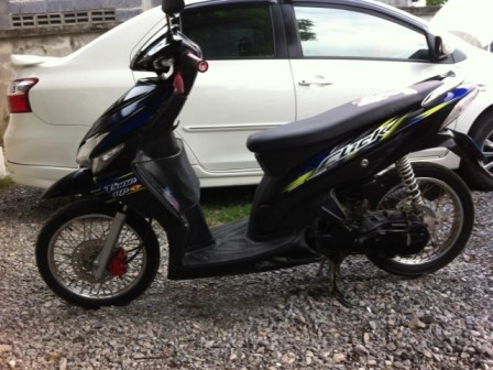 Honda Click สีสวยเครื่องดี Combi brake ภาษีไม่ขาดต่อ