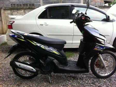 Honda Click สีสวยเครื่องดี Combi brake ภาษีไม่ขาดต่อ