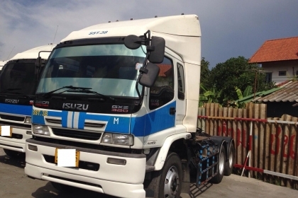 ขายหัวลากสองเพลา Deca 320 แรง ปี 48 มี 4 คัน สวยมาก โทร 088-4501277