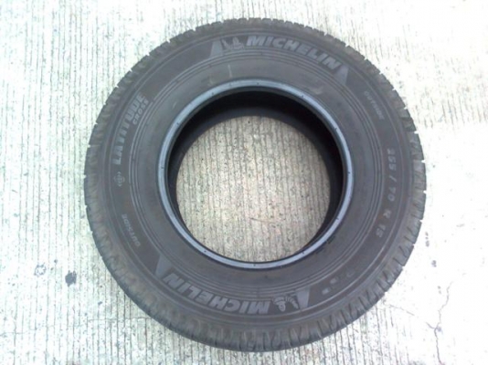 ขายยาง michelin 255 70 - 15 ปี 3811