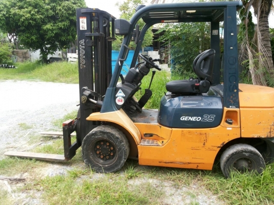 ขายรถฟอร์คลิฟ ใช้งานเพียง2xxx ชม. ขายรถฟอร์คลิฟ ใช้งานเพียง2xxx ชม.