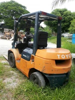 ขายรถฟอร์คลิฟ ใช้งานเพียง2xxx ชม. ขายรถฟอร์คลิฟ ใช้งานเพียง2xxx ชม.