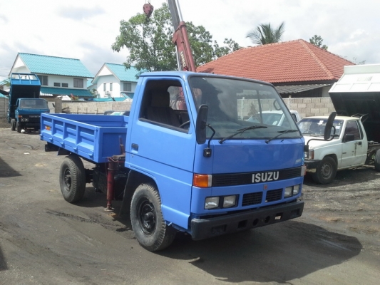 ขายรถอีซุซุ 4 ล้อกลาง ติดเครน 1 ตัน ขายรถอีซุซุ 4 ล้อกลาง ติดเครน 1 ตัน