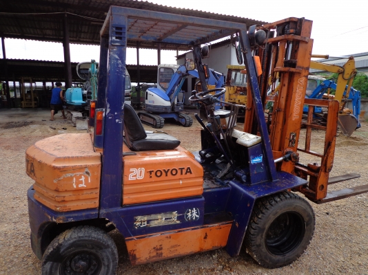 ขายรถยก TOYOTA 5FG20 เครื่องเบนซิน ติดต่อคุณจิ๊ด โทร. 089-7949488