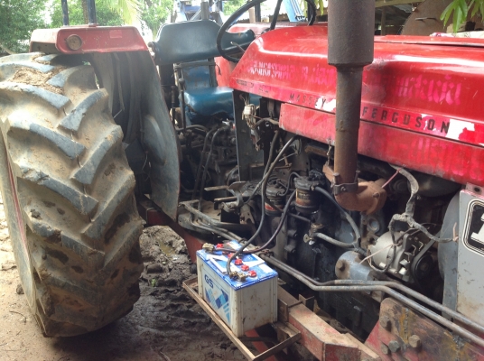 ขายรถไถmassy 185. ลดสุดๆครับ ( 150000) เอาไปเลยแต่ใบมีดดันหน้าถอดออกครับ