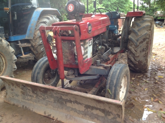 ขายรถไถmassy 185. ลดสุดๆครับ ( 150000) เอาไปเลยแต่ใบมีดดันหน้าถอดออกครับ