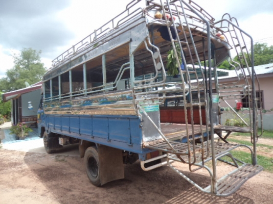 ขายรถ6ล้ออีซูซุNPR115แรง พร้อมหลังคาโดยสาร สภาพสวยๆพร้อมใช้งานคับ