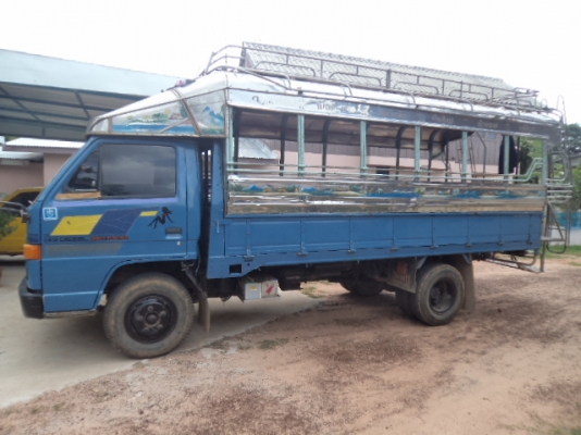 ขายรถ6ล้ออีซูซุNPR115แรง พร้อมหลังคาโดยสาร สภาพสวยๆพร้อมใช้งานคับ