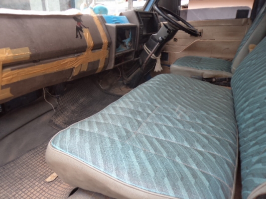 ขายรถ6ล้ออีซูซุNPR115แรง พร้อมหลังคาโดยสาร สภาพสวยๆพร้อมใช้งานคับ