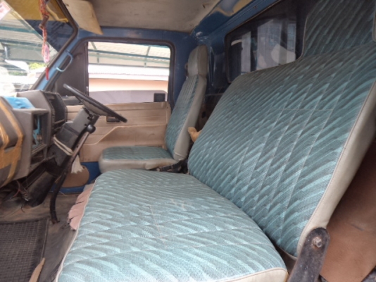 ขายรถ6ล้ออีซูซุNPR115แรง พร้อมหลังคาโดยสาร สภาพสวยๆพร้อมใช้งานคับ