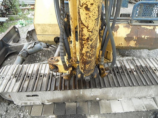 ขายรถขุดเล็ก KOMATSU PC40-6 sn:14351Yr.1990Hr.5037,มีเก๋ง มีไลน์หัวเจาะ สภาพดีครับใช้งานได้เลย  ราคาไม่สูงครับ มานะ 085-9049669