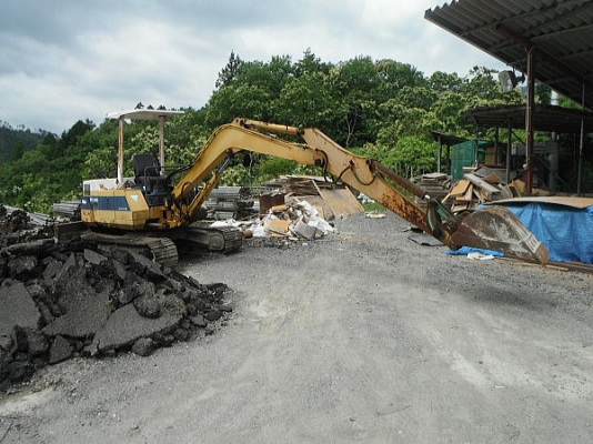 ขายรถขุดเล็ก KOMATSU PC40-6 sn:14351Yr.1990Hr.5037,มีเก๋ง มีไลน์หัวเจาะ สภาพดีครับใช้งานได้เลย  ราคาไม่สูงครับ มานะ 085-9049669