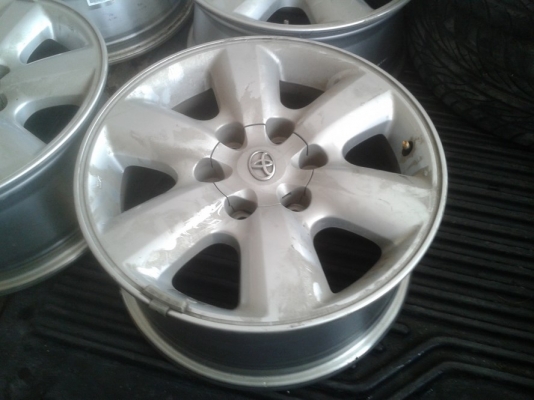 แม็กเดิมFONTUNERขอบ17"กว้าง7.5 สภาพสวย (แค่ฝุ่นจับเฉยๆ) ชุด7,700 บ