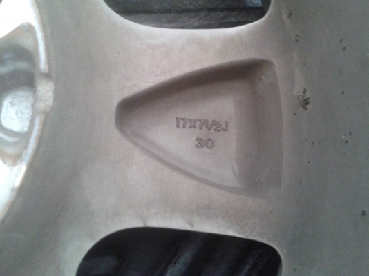 แม็กเดิมFONTUNERขอบ17"กว้าง7.5 สภาพสวย (แค่ฝุ่นจับเฉยๆ) ชุด7,700 บ