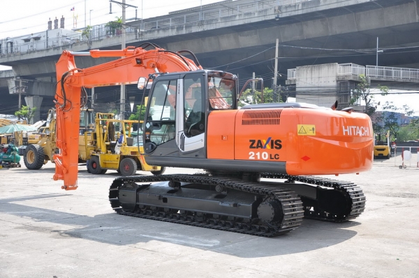 HITACHI  ZX 210 LC-3  SN  204352