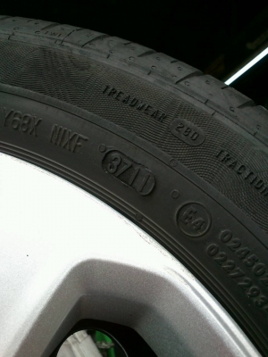 ขายยางพร้อมกระทะติดรถฟอร์ด เฟียดตร้า 185/55/15