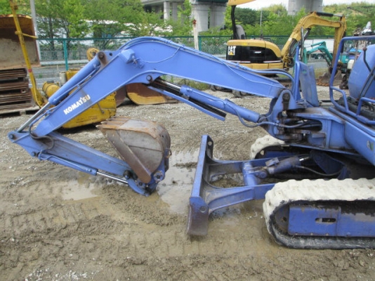 ขายรถขุดเล็ก KOMATSU PC25-1E sn:7109Yr.1995Hr.1227, สภาพดีมากๆๆๆครับใช้งานได้เลย  ราคาไม่สูงครับ มานะ 085-9049669