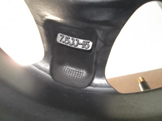 ล้อแม็กซ์ ขอบ 15 กว้าง 7.5  / 6 รู 139