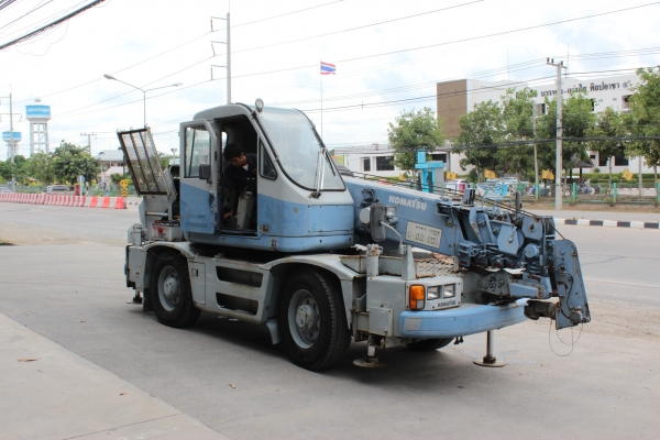 ขายรถเครน 8 ตัน komatsu บูม 20 เมตร LW80M
