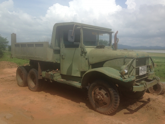 DODGE TRUCK 140 HP 6 สูบ สิบล้อดั๊มพ์ 2 เพลา เครื่องยนต์แน่นดีแรงดีเดิมๆ ภายในเก๋งไม่มีผุกร่อนแผ่นเพลทยังอยู่ครบพร้อม ช่วงล่างคัชซีสวยมากไม่มีบวมเลยใช้เหล็กกล้าอย่างหนาอย่างดี ยางสภาพดี 70\% พร้อมใช้งานเอกสารเล่มทะเบียนครบพร้อม ราคาต่อรองได้ครับ