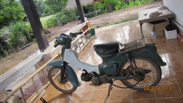 ขายชี50เดิมๆสภาพเกือบสมบูรณ์ครับเครื่องcdiเครื่องไม่ติดเล่มไม่มีไปเช็คนิดน่อยก็ติดแล้วครับเครื่องทำท่าจะติดยุครับขาย6500บาทราคานี้ไม่ลดแล้วนะครับไม่รวมส่งถ้าราคารวมส่งเพิ่มอีก1000ส่งได้ทั่วไทยครับรถยุอำนาจเจริญครับ0801696651