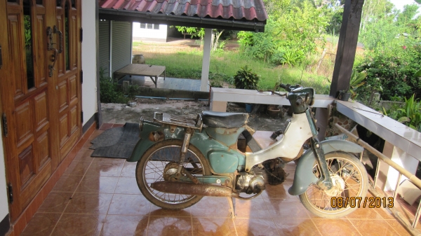 ขายชี50เดิมๆสภาพเกือบสมบูรณ์ครับเครื่องcdiเครื่องไม่ติดเล่มไม่มีไปเช็คนิดน่อยก็ติดแล้วครับเครื่องทำท่าจะติดยุครับขาย6500บาทราคานี้ไม่ลดแล้วนะครับไม่รวมส่งถ้าราคารวมส่งเพิ่มอีก1000ส่งได้ทั่วไทยครับรถยุอำนาจเจริญครับ0801696651