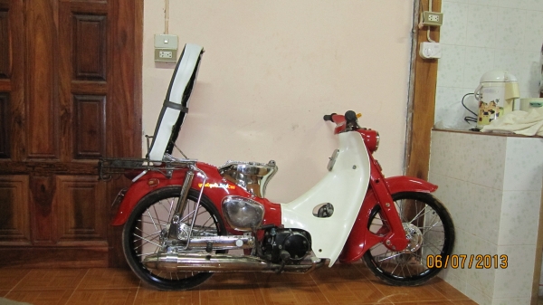 ขายๆชี100โครงแท้ๆสักคันครับ...สีแดงแจ่มๆชุปเยอะครับเครื่องเวฟ100 n0-book ออกใบซื้อขายให้ครับสภาพพร้อมใช้งานซิื้้อไปขี่ได้เลยไม่ต้องทำไรเพิ่มครับราคาเปิดที่22000บาท ราคาต้อรองได้ครับรถยุอำนาจเจริญครับ080-1696651 ส่งได้ทั่วไทยครับ