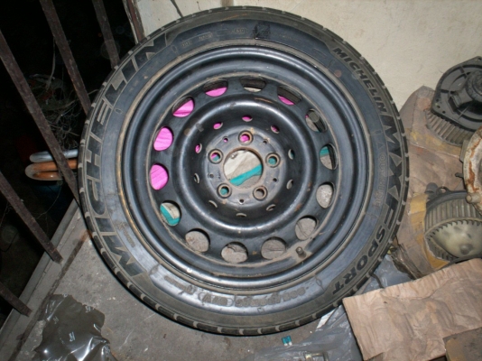 กระทะล้อเบนซ์ พร้อมยางขอบ16  5รู112 มี1วงครับ 900บาท TEL.0890671028