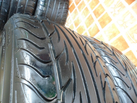 185/55/15"(2เส้น =1,000บ.)DUNLOP.LM702(ปลายปี08)ดอกเพียบๆt.085-227-5772(วี )รังสิต